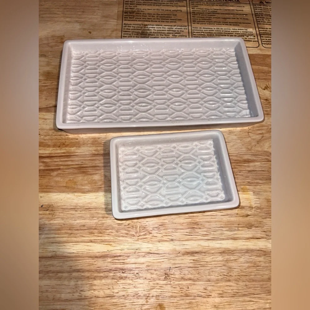 Pink Textured Ceramic Tray Set